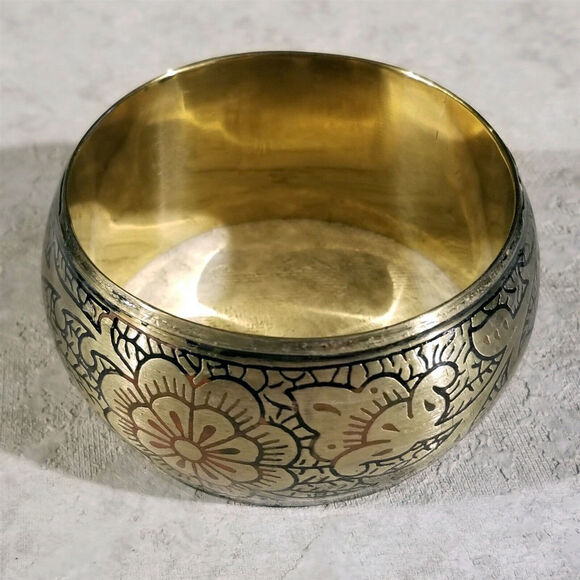 India Raw Brass Carved Lotus Flower Bangle Bracelet Black Red Muted Accents - Picture 1 of 6